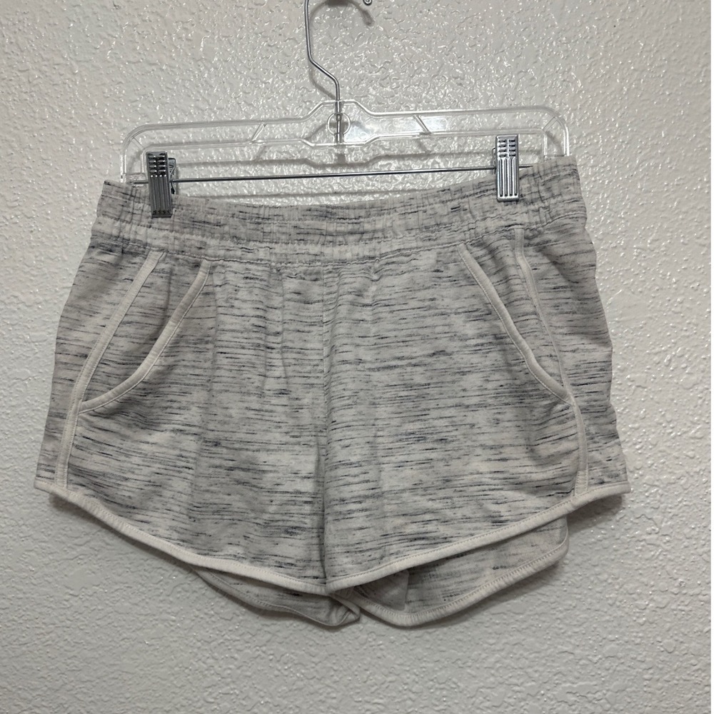 Bobbie Brooks Grey White Shorts Large Elastic Waist Pockets